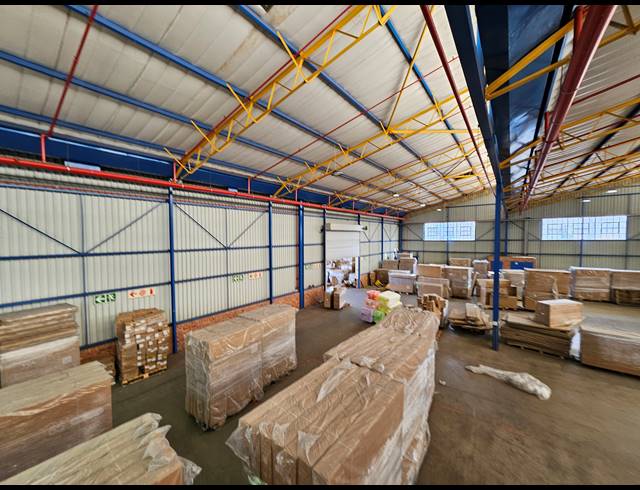 20,860M² WAREHOUSE FOR SALE IN CLAYVILLE